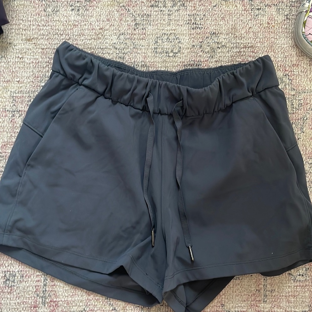 lululemon on the fly shorts